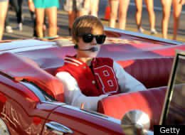Justin Beiber campaigns against text-drive Justin Beiber text-drive campaign