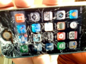 broken iPhone of Skopec