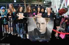 Twilight Fans in Los Angeles Premiere Twilight Breaking Dawn Part 1 Los Angeles Premiere