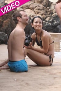 Nick Vujicic and Wife Honeymoon in Hawaii