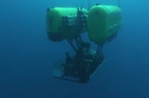 Underwater Technology "Titanic" Explored Titanic Explored Through New Technology ( Video)