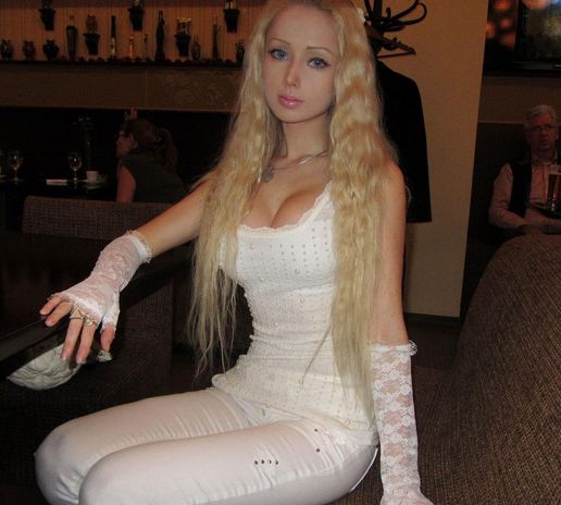 Valeria Lukyanova: Real- Barbie in Russia Valeria Lukyanova: Barbie Doll from Russia