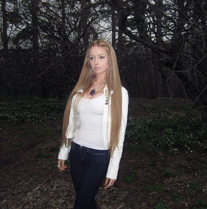 Valeria Lukyanova: Real- Barbie in Russia Valeria Lukyanova: Barbie Doll from Russia