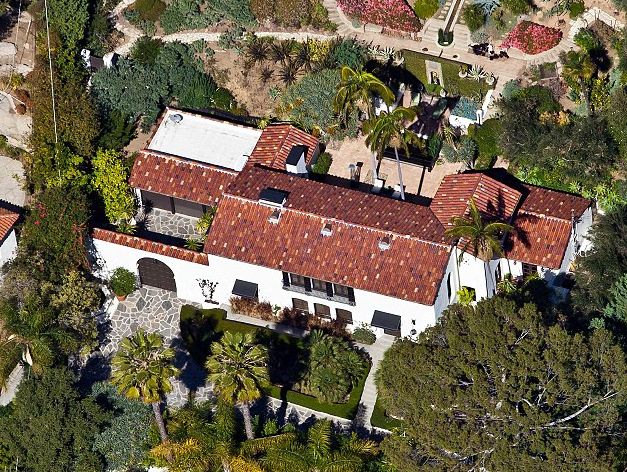 Robert Pattinson Transfer Home from LA Without Kristen Stewart