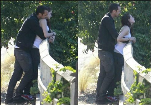 Robert Pattinson Transfer  Home from LA Without Kristen Stewart