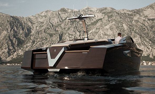 Luxury Speedboat with Leather Seats 6o's Design