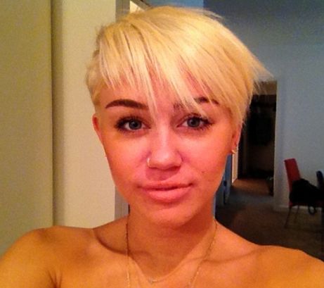 Miley Cyrus New Hair Cut  Displayed on Twitter